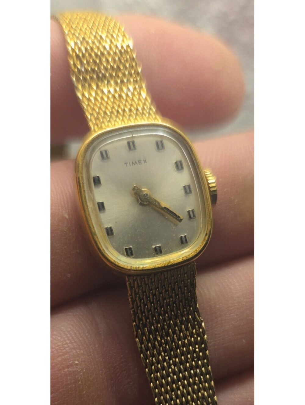Vintage Timex Ladies Gold Tone Wrist Watch Woven Band Needs Battery